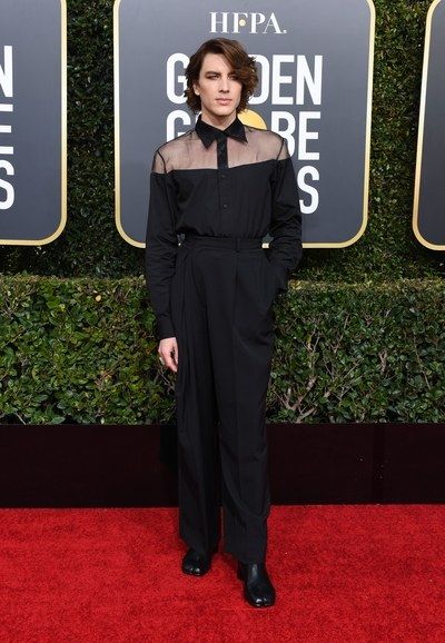 Androgynous Prom Outfits, Androgynous Prom, Androgynous Formal Wear, Prom Outfits Men, Queer Prom, Golden Globes Fashion, Michael Langdon, Sheer Outfit, Cody Fern