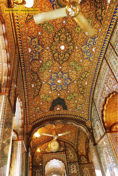 Golden Temple interior | Flickr - Photo Sharing! Golden Temple Decoration, Golden Temple Architecture, Golden Temple Interior, Golden Temple Aesthetic, Sikh Aesthetic, Golden Architecture, Bangla Sahib, Temple Interior, Travel To India