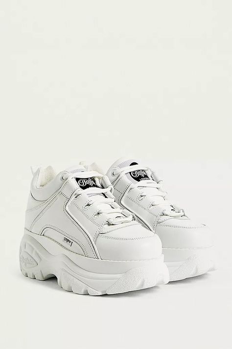 Chunky White Sneakers, Buffalo Shoes, Platform Shoes Sneakers, White Platform Shoes, White Platform Sneakers, Platform Trainers, Nike Shoes Outfits, Best Shoes For Men, Chunky Shoes