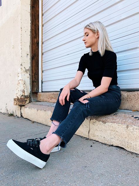 Platform Vans Outfit Fall, White Platform Vans Outfit, Outfits With Platform Vans, Black Platform Sneakers Outfit, Vans Platform Sneakers Outfit, Platform Vans Outfit, White Platform Vans, Platform Sneakers Outfit, Vans Platform Sneakers