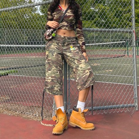 Camo cutie 🪖 Camo Aesthetic, Outfits 2000s, Aesthetic Outfit, Camo, Girl Outfits, Angel