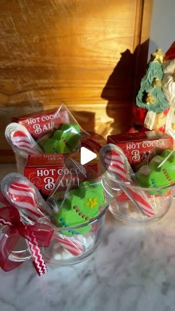 Jess Helmer on Instagram: "Dollar tree hot cocoa kits for our neighborhood friends ❄️☕️⛄️  Supplies are from @dollartree Tree and I’m so impressed with how these gifts turned out 🤍   #christmasgifts #christmas #giftideas #hotcocoabombs #dollartree #cheapgifts #christmasgiftideas #christmasdiy #diygift #christmasgift #diychristmas #afforable #christmasactivities #hotcocoa #christmastraditions" Hot Cocoa Gift Ideas, Neighborhood Christmas Gifts, Hot Cocoa Kit, Christmas Popcorn Tins, Christmas Party Games For Groups, Neighborhood Friends, Hot Cocoa Gift, Dollar Tree Gifts, Cocoa Christmas