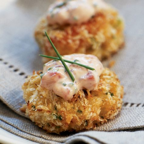 Crab Cake Bites, Crab Cake Recipe, Elegant Appetizers, Crab Cake, Finger Foods Easy, Cake Bites, Crab Recipes, Think Food, Finger Food Appetizers