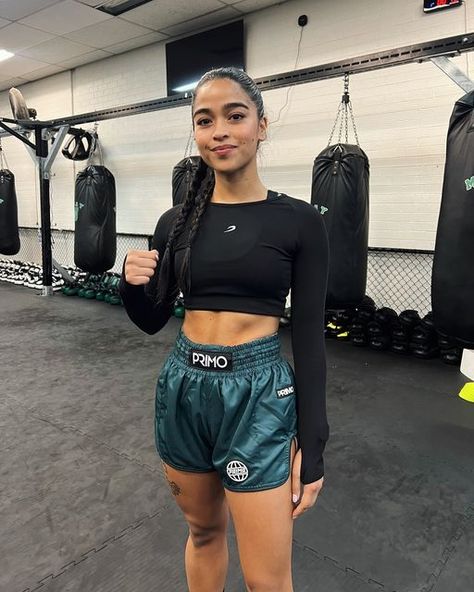 Gabrielle De Ramos 🐉 on Instagram: "Working on being back better than ever 💪🏼🥊😤  New Muay Thai shorts from @primo_fightwear you can use my code "GRMU10" at checkout 🫶🏼" Kickboxing Outfit For Women, Muay Thai Outfit Woman, Women’s Boxing Outfits, Muay Thai Women Aesthetic, Muay Thai Aesthetic, Muay Thai Outfit, Kickboxing Outfit, Muay Thai Girl Aesthetic, Boxing Outfit For Women