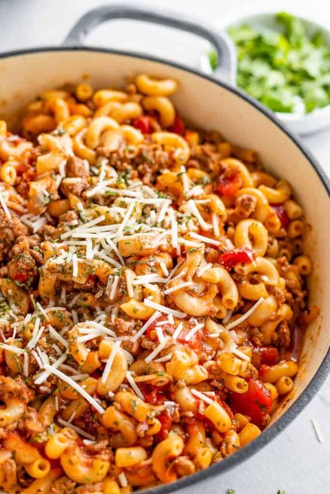 Easy American Goulash, Easy Goulash, Recipe Ground Beef, Easy Goulash Recipes, Ground Beef Pasta Recipes, Beef Pasta Recipes, American Goulash, Goulash Recipe, Ground Beef Pasta