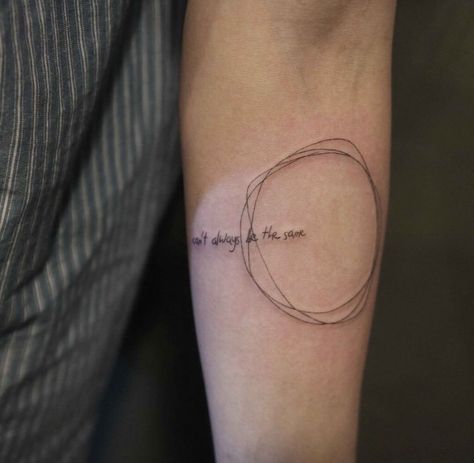 Kintsugi Tattoo, Simbols Tattoo, Circular Tattoo, Circle Tattoo, Circle Tattoos, Elements Tattoo, Wolf Tattoo Design, Sunflower Tattoos, Blossom Tattoo