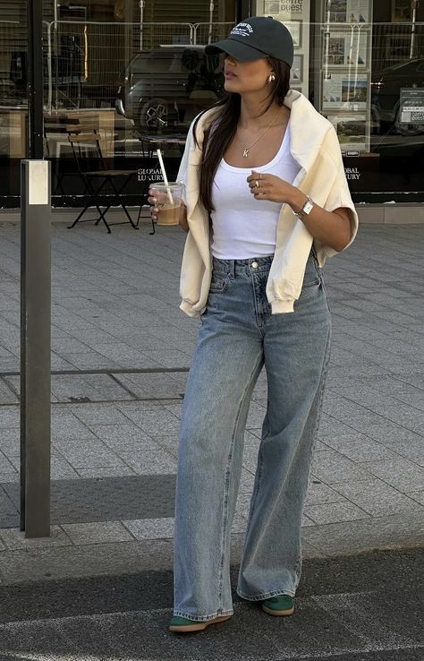 Cropped Cardigan Outfit Aesthetic, Houston Fits, Clip In Hair Extensions Styles, Bank Aesthetic, 22 Inch Hair, Hair Extensions Styles, 22 Inch Hair Extensions, Extensions For Short Hair, Cardigan Outfit Aesthetic