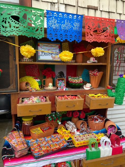 Mexican Vendor Booth, Mexican Candy Cart Ideas, Candy Vendor Booth Ideas, Mexican Candy Display, Mexican Candy Bar Ideas, Mexican Theme Drink Station, Mexican Candy Table Ideas, Mexican Theme Dessert Table, Quiencera Mexican Theme