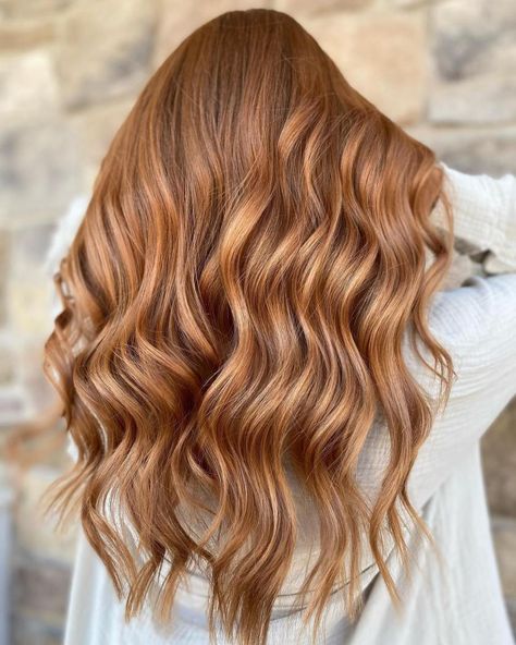 Fabulous Brown Hair with Strawberry Highlights Brown Hair With Strawberry Highlights, Strawberry Brown Hair, Strawberry Highlights, Blonde Highlights On Brown, Natural Strawberry Blonde Hair, Blonde Highlights On Brown Hair, Dark Strawberry Blonde Hair, Reddish Blonde Hair, Hair Colors And Styles