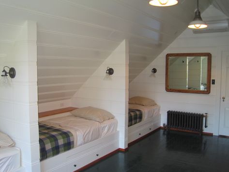 Long Narrow Bunk Room, Attic Bunks, Attic Bunk Room Sloped Ceiling, Attic Bunk Room, Cabin Bunk Room, Cottage Style Bedrooms, Mountain House Design, Cottage Bedrooms, Georgian Revival