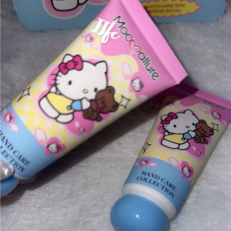 Hk Hand Care Cute Hk Hand Cream New And Sealed, Leave The Hands Super Soft With An Amazing Smell Hello Kitty Lotion, Cute Soap, Hello Kitty Decorations, Cute Products, Rough Hands, Hello Kitty Accessories, My Shopping List, Pink Girly Things, Hello Kitty Items