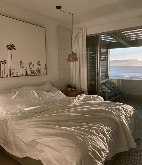 Appartement Aesthetic, California Room, California Aesthetic, Neutral Bedroom Decor, Dream Bedroom Inspiration, Jj Maybank, Bedroom Window, Interiors Dream, Perfect Bedroom