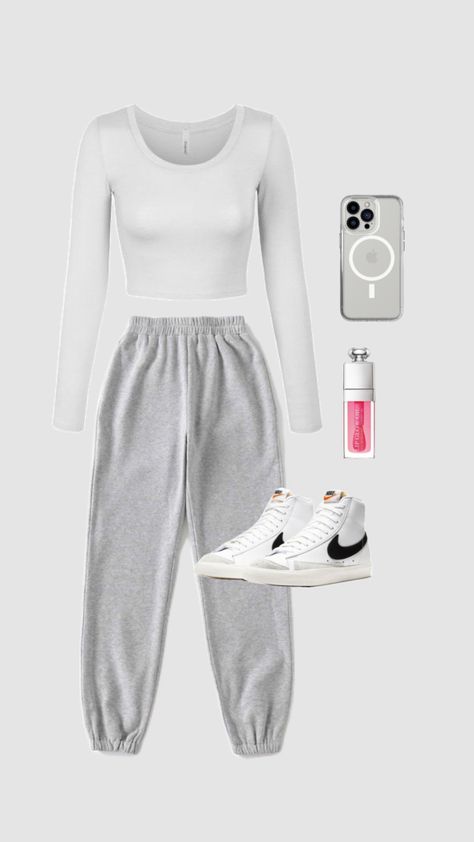 #miprimershuffle #myfirstshuffle Sweatpants Outfits, Cute Nike Outfits, Skandinavian Fashion, Casual Preppy Outfits, Outfit Inspo Casual, Trendy Outfits For Teens, Cute Lazy Day Outfits, Cute Lazy Outfits, Cute Preppy Outfits