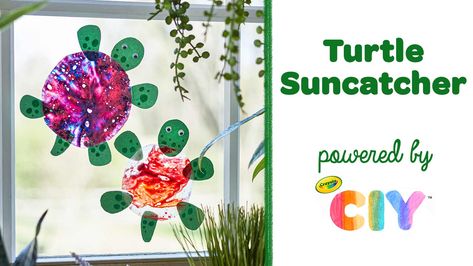 Turtley awesome! Shell-ebrate World Turtle Day and make a suncatcher with this melted crayon turtle craft for kids. Make A Suncatcher, Turtle Suncatcher, Turtle Diy, Melted Crayon Crafts, Turtle Craft, World Turtle, Turtle Day, Melted Crayon Art, Diy Crayons