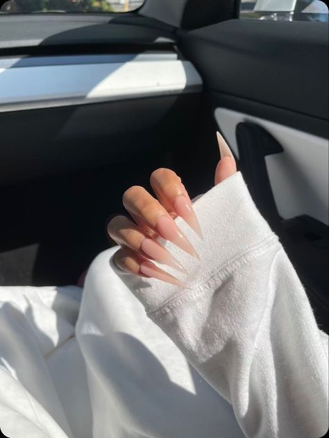 Pointy Long Nails, Stelltos Nails, Nude Acrylic Nails Stiletto, Classy Stilleto Nails, Milky White Stiletto Nails, Stiletto Nude Nails, Nude Nails Stiletto, Neutral Stiletto Nails, Stiletto Nails Designs Classy