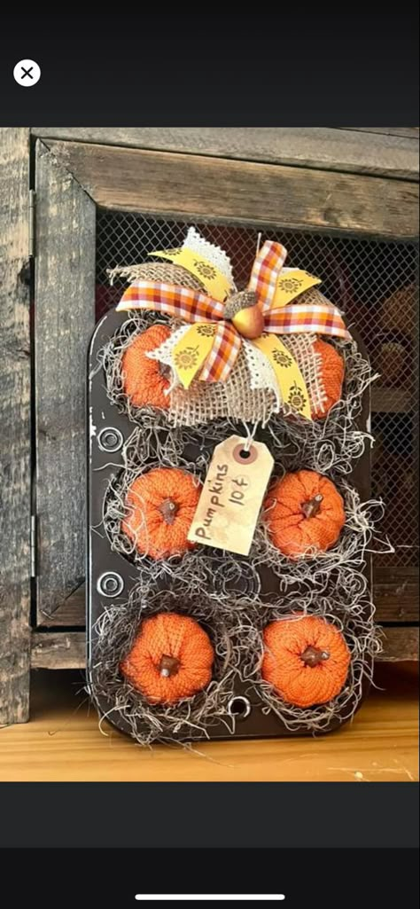 Fall Crafts Decorations, Tin Decor, Fall Wood Crafts, Fall Pumpkin Crafts, Fall Decor Diy Crafts, Halloween Wood Crafts, Halloween Crafts Decorations, Fall Deco, Fall Thanksgiving Decor