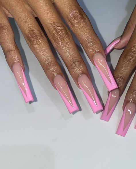 Bratz Nails, Bday Plans, Valentine Nails Pink, Gold Acrylic Nails, How To Cut Nails, Cute Acrylic Nail Designs, Short Square Acrylic Nails, Junior Year, Pink Acrylic Nails