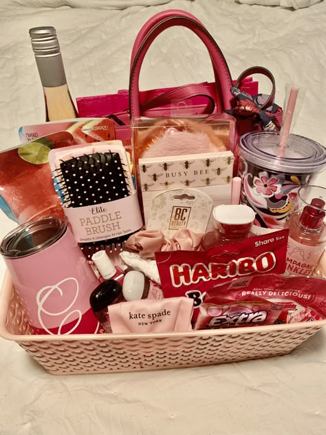 Pink And Gold Gift Basket, Pink And Red Gift Basket, Red Gift Basket Ideas For Best Friend, Red Birthday Basket, Pink Birthday Basket, Pink Gift Basket Ideas, 21st Birthday Basket, Pink Gift Basket, Perfect Gift Basket