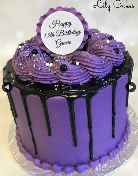 Purple Black Birthday Cake, Wednesday Cakes Ideas, Black And Purple Cake Ideas, Wednesday Adams Cakes, Wednesday Addams Birthday Cake Ideas, Black And Purple Birthday Cake, Wednesday Adams Cake Ideas, Purple Black Cake, Adams Family Cake