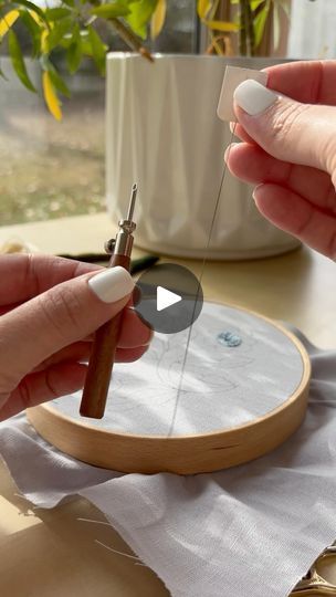 How To Thread A Punch Needle Video, Punch Needle On Canvas, Punch Needle Videos, How To Thread, Needle Embroidery, Punch Needle Patterns, Punch Needle Embroidery, Needle Work, Embroidery Needles