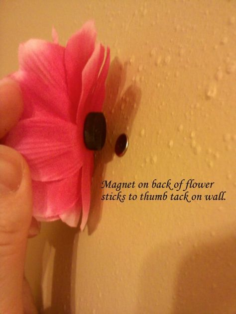 This is a great idea! Glue Magnet on back of flower and stick to thumb tack on wall. Great for parties, showers, etc! Quick & Easy! https://www.pinterest.com/PinsByBecky/ Thumb Tack, Astuces Diy, Princess Room, Ideas Hogar, Girly Room, Daughters Room, House Design Photos, Kids' Room, My New Room