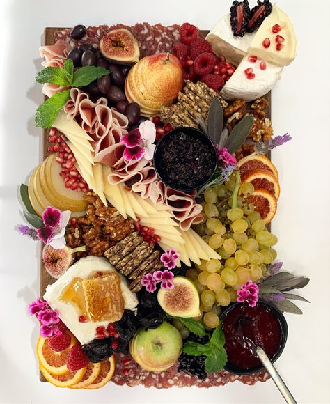 How to curate: • Multiple textures of cheese • Place big pieces of cheese on thd board first, then decorate around them • Line the borders of the board with meat • Use fruit and edible flowers for decor Pretty Cheese Board, Backyard Birthday Parties, Backyard Birthday, Sunset Magazine, Charcuterie Inspiration, Best Cheese, Spring Party, Edible Flowers, Healthy Eats