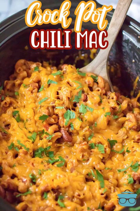 Want comforting, easy and delicious? This Slow Cooker Chili Mac is super flavorful and is the perfect dinner recipe for any night of the week! Slow Cooker Chili Mac And Cheese, Crockpot Chili Mac, Chili Mac Crockpot, Crockpot Macaroni, Slow Cooker Chili Mac, Chili Macaroni, Easy Goulash, Beef Crockpot, Chili Mac Recipe