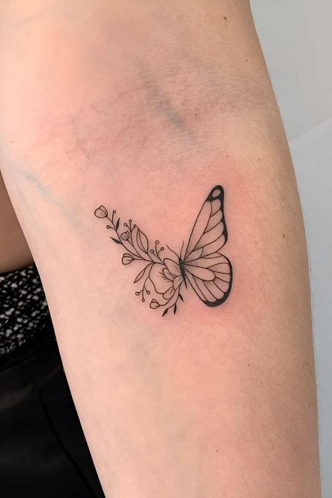 40 Feminine Mini Romantic Tattoos To Elevate Your Glam Like A Model - 79 Beginners Tattoo, Miniature Tattoos, Romantic Tattoo, Tato Minimal, Stylish Tattoo, Strength Tattoo, Best Tattoos For Women, Pieces Tattoo, Simple Tattoo Designs