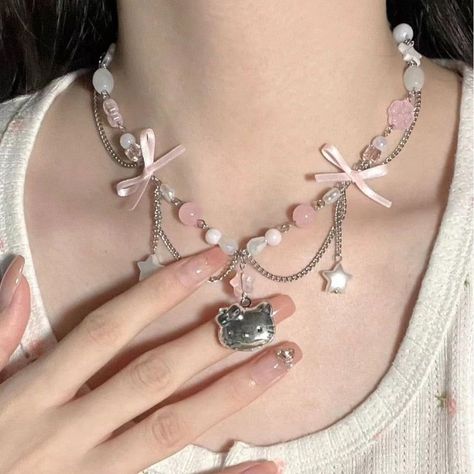 Harajuku Kawaii Aesthetic Hello Kitty Baby Pink Pearl Chain Necklace Cute Jewelry Aesthetic, Pearl Necklace Ideas, Hello Kitty Necklace, Kawaii Necklace, Hello Kitty Bow, Hello Kitty Baby, Hello Kitty Jewelry, Popular Necklaces, Kitty Baby