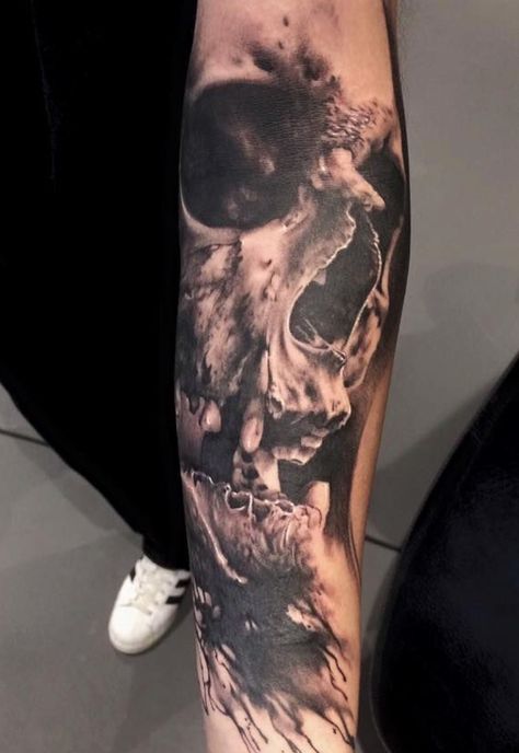 Eye Skull Tattoo, Tattoo Crane, Bones Tattoo, Natur Tattoo Arm, Deer Skull Tattoos, Cap Tattoo, Evil Skull Tattoo, Skull Art Tattoo, Skull Hand Tattoo