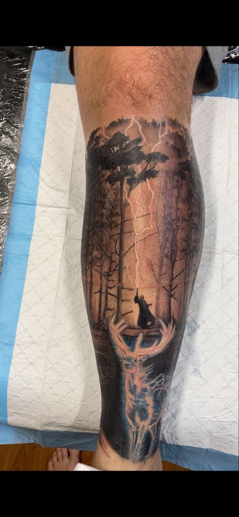 Hope you like my harry potter tattoo insta @_eddierichards Tattoo artist @leejonestattoos Harry Potter Upper Arm Tattoo, Harry Potter Leg Sleeve, Harry Potter Tattoos Men, Harry Potter Hand Tattoo, Harry Potter Sleeve Tattoo, Hunting Tattoos For Guys, Outdoor Tattoos, Harry Potter Flying Car, Harry Potter Tattoo Sleeve