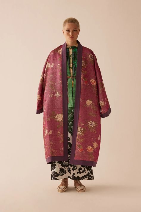 Pierre-Louis Mascia RTW Spring 2024 Pierre Louis Mascia, Chinoiserie Fashion, Kimono Coat, Modern Outfits, Spring 2024, Contemporary Fashion, Chinoiserie, The Collection, Fashion News