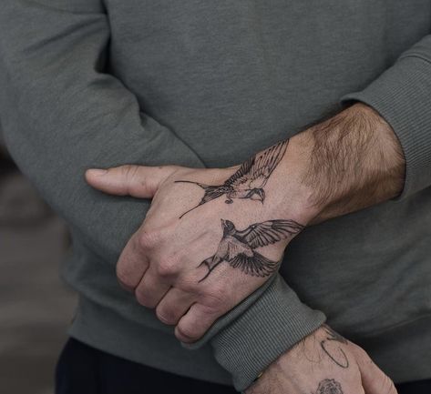 Swallow Hand Tattoo, Bird Hand Tattoo, Symbols Of Strength Tattoos, Bird Tattoo Men, Flying Bird Tattoo, Flying Tattoo, Rose Tattoos For Men, Hand And Finger Tattoos, Swallow Tattoo