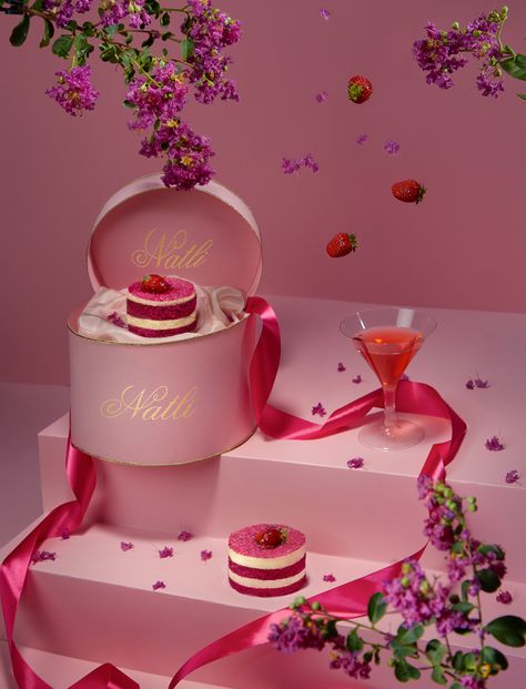 Pink dream | Behance Pink Food Photography, Perspective Pictures, Photography Set Up, Pink Desserts, Bouquet Photography, Birthday Goodie Bags, Concept Photography, Valentine Theme, My Fantasy World