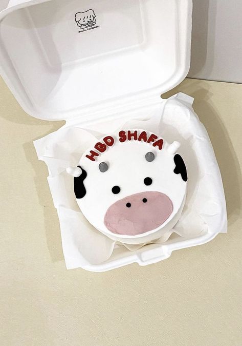 Brown Cow Cake, Cake Cow, Kue Disney, Cow Birthday Cake, Ugly Cakes, Cow Cakes, Birthday Cake For Him, Korean Cake, Cow Birthday