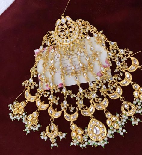 Bridal Jhumar Design, Nikah Jewellery, Haldi Photoshoot, Necklace Set Indian Bridal Jewelry, Dupatta Draping, Meenakari Jewellery, Pretty Gold Necklaces, Punjabi Jewelry, Wedding Jewellery Designs