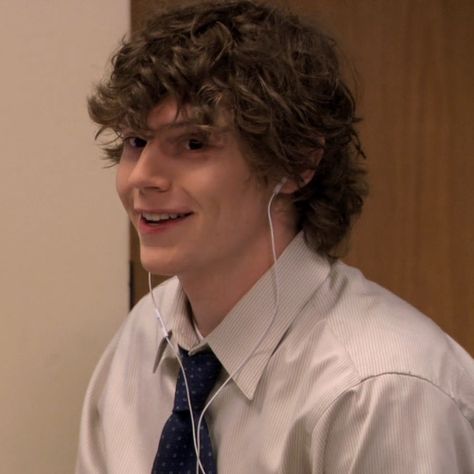 Evan Peters - Luke Cooper Evan Peters Luke Cooper, Evan Peters The Office, Luke Cooper, Bf Manifestation, Evan Peter, Kit Walker, Peter Maximoff, Evan Thomas, Tate Langdon