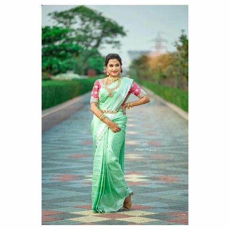 Green Colour Saree Contrast Blouse, Green Saree Contrast Blouse, Green Colour Saree, Pista Green Saree, Marriage Saree, Saree Contrast Blouse, Sea Green Colour, Indian Bride Poses, Saree Kanchipuram