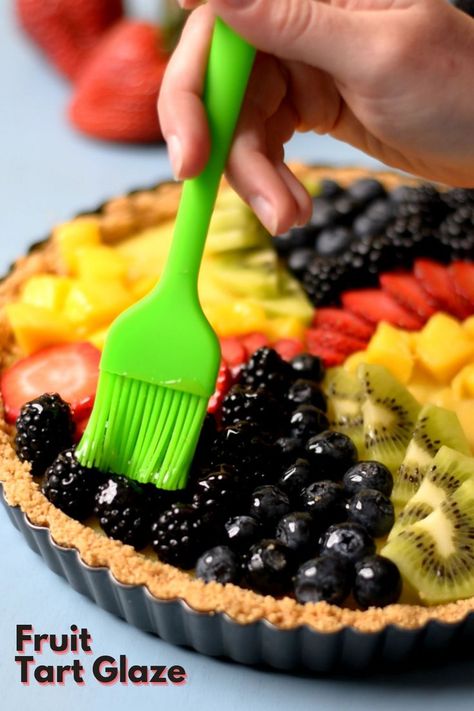 Spreading a glaze on a fruit tart with a green pastry brush. Fruit Tart Glaze, Tart Glaze, Fruit Tart Recipe Easy, Easy Fruit Tart, Glazed Fruit, Fruit Desert, Fruit Tart Recipe, Fruit Tarts, Simple Sugar