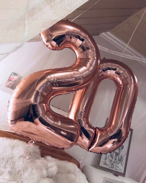 20 Balloons, Birthday Balloon Surprise, Giant Number Balloons, Birthday Balloons Pictures, Spa Day Gifts, Happy 20th Birthday, Giant Roses, 20th Birthday Party, Celebration Balloons