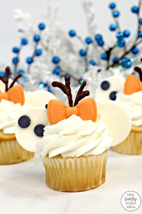 Disney Olaf Cupcakes are a Perfect Frozen Cupcake Idea - Easy Family Recipe Ideas Disney Frozen Cupcakes, Frozen Birthday Party Food, Muffin Ideas, Olaf Cupcakes, Frozen Cupcake, Disney Baking, Disney Craft, Cupcake Inspiration, Disney Cupcakes