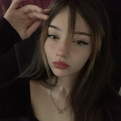 Ava Core Aesthetic, Y2k Profile Picture, Foto Ideas Instagram, Girl Online, + Core + Aesthetic, Couples Poses For Pictures, Ideas For Instagram Photos, Without Makeup, Cute Makeup