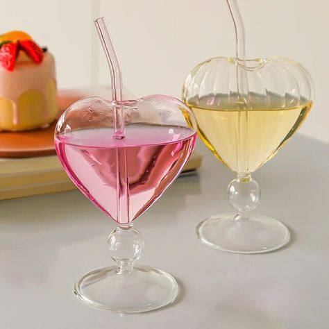 1Pc Creative Lovely Heart-shaped Cup Water Glass With Straw Glass Wine Juice Cup Club Drinkware Container Decoration - AliExpress Container Decoration, Party Juice, Glass Straw Cup, Glass With Straw, Affordable Wedding Favours, Handmade Favors, Fun Conversation Starters, Heart Template, Juice Cup