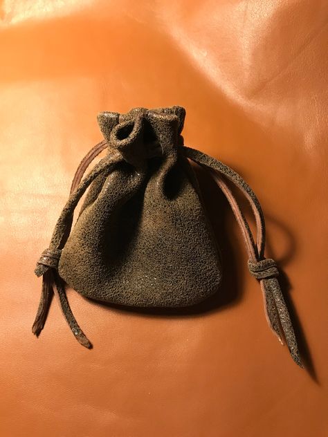 Leather Drawstring Pouch Bag - Medium size - Distressed Leather - Brown - Leather sack Leather Drawstring Pouch, Distressed Leather Bag, Neck Pouch, Pouch Bags, Sack Bag, Men's Bags, Purple Leather, Drawstring Pouch, Colored Leather