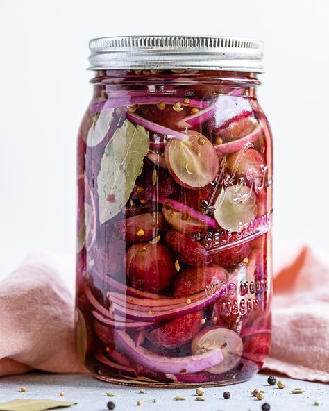 Pickled Grapes Pickling Aesthetic, Pickled Grapes Recipe, Pickled Grapes, Pickled Fruit, Making Sauerkraut, Grape Recipes, Pickle Jar, Fermentation Recipes, Pickled Vegetables