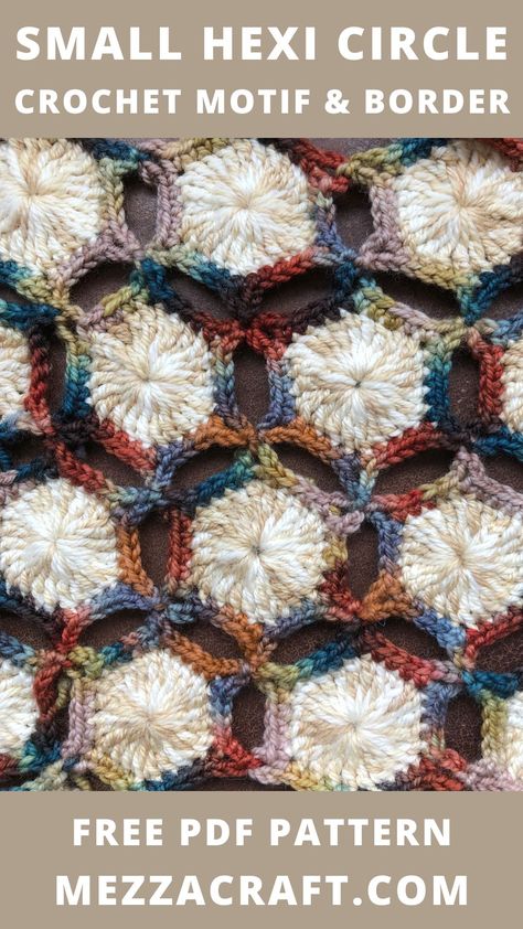 cream crochet circles with multi-coloured border Circle Granny Square Blanket, Free Crochet Motif Patterns, Crochet In The Round Patterns, Granny Circle Crochet Pattern, Crochet Circle Motif, Hexagon Haken, Circle Granny Square Pattern, Small Granny Square Pattern, Crochet Cakes