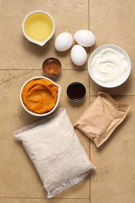 Pumpkin Spice Cupcakes are easy to make with a cake mix but taste like you spent hours making them! These easy pumpkin cupcakes are perfect for any fall gathering. Easy Pumpkin Cupcakes, Pumpkin Spice Cake Recipe, Spice Cake Mix And Pumpkin, Cake Mix Cupcakes, Cream Cheese Frosting Cake, Boxed Cake, Pumpkin Spice Cake, Spice Cake Mix, Fall Gathering