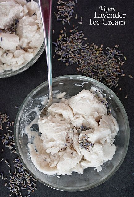 Vegan lavender ice cream Ice Creamery, Lavender Ice Cream, Vegan Ice Cream Recipe, Edible Flowers Recipes, Vanilla Bean Paste, Homemade Pudding, Cake Vegan, Homemade Cake Recipes, Ice Cream Popsicles