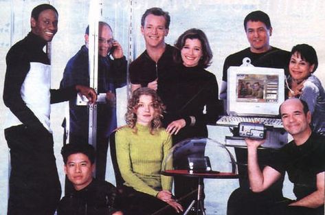 Voyager-Cast-star-trek-voyager by chakotay-voyager Robert Beltran, Fandom Star Trek, Captain Janeway, Kate Mulgrew, Cast Photos, Star Trek Images, Star Trek Characters, Radio Shack, Star Trek Voyager