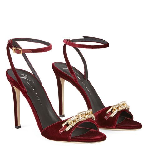 Chic High Heels, Heels Summer, Velvet Sandals, Burgundy Heels, Shoes Party, Shoes Heels Classy, Heels Classy, Golden Chain, Boot Jewelry